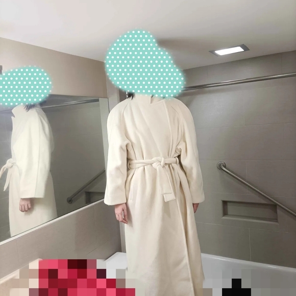 Holt Renfrew Elegant White Long Wool Wrap Coat Belted Wool Overcoat - Picture 3 of 3